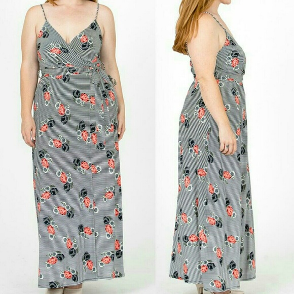 ➕ Floral Spaghetti Maxi Dress - Picture 2 of 4